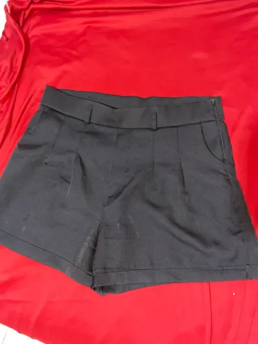 Short de alfaiataria preto