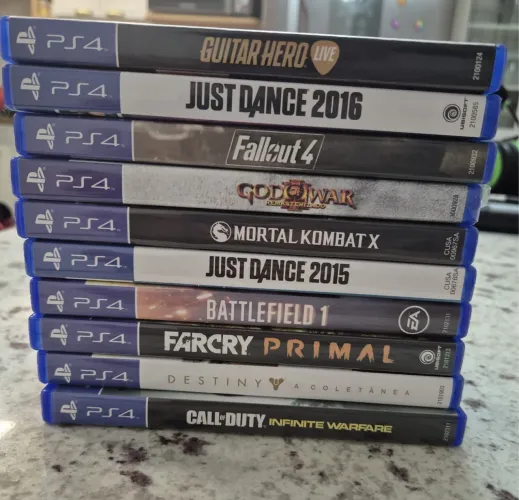 10 Jogos Originais PS4  + Guitarra PS4