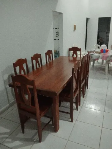Conjunto de mesa de jantar com 8 cadeiras em madeira maciça Tatajuba