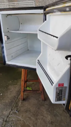 Geladeira elber 85l