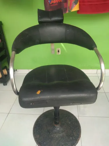 Vendo cadeira de corta cabelo