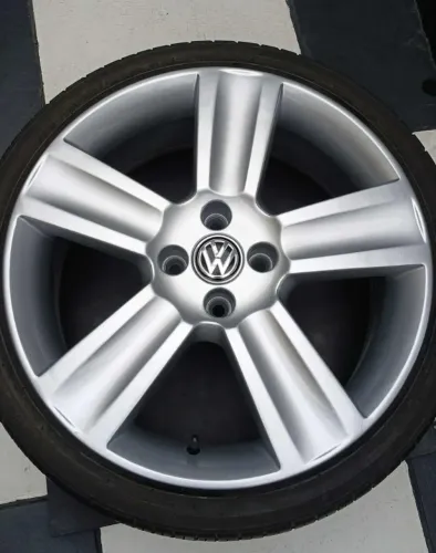 Rodas da Saveiro Cross aro 17 c/ pneus 195/40
