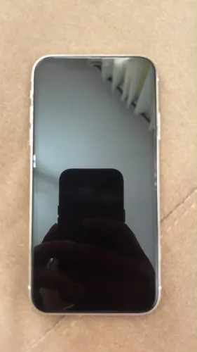 iPhone 11 64GB BRANCO