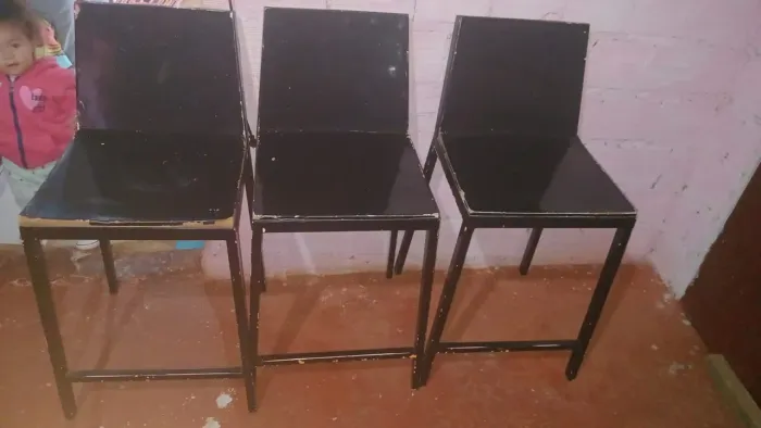 3 Cadeira banqueta 