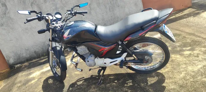 Honda Titan CG 150 - Bem Conservada, Pronta para Rodar