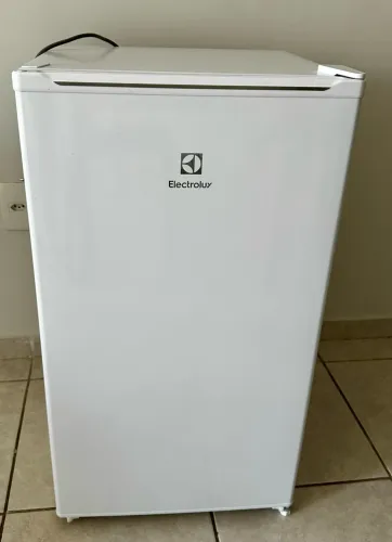 Frigobar Electrolux 90l