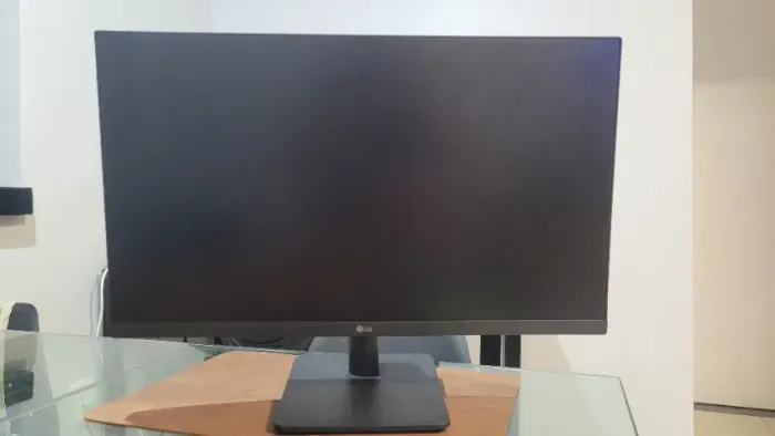 MONITOR LG 24" - PARA RETIRADA DE PEÇAS OU CONSERTO