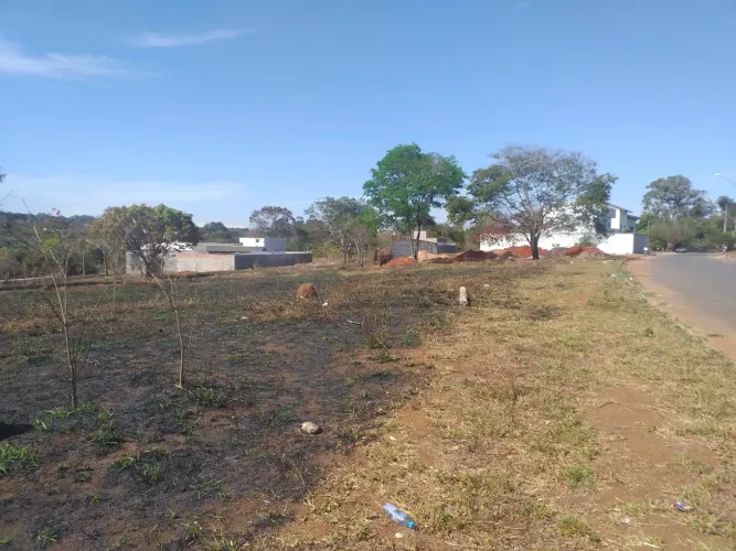 Lote para venda com 374 metros quadrados em Residencial Humaitá - Goiânia - GO