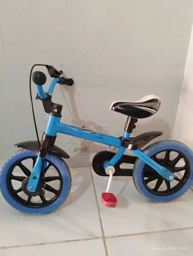 Bicicleta infantil vendo ou troco por uma aro 16