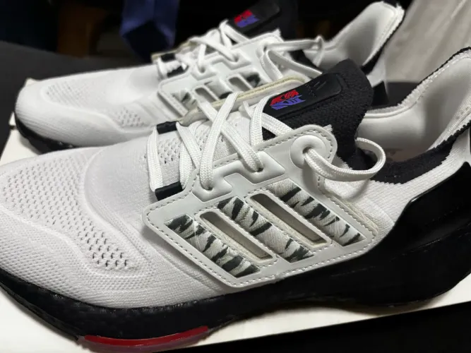 Tênis Adidas Ultraboost