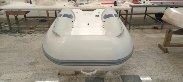 BOTE INFLÁVEL ZEFIR F200