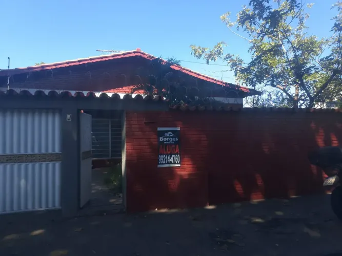 CASA VILA ISAURA COM 4 QUARTOS SENDO 01 SUÍTE, MONTADA EM ARMÁRIOS, CASA AMPLA TODA NA LAJ