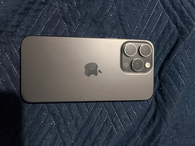 iPhone 15 pro max 90%