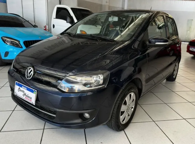 Volkswagen Fox Bluemotion 1.6 MI Total Flex 5P. 2013