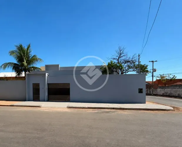 Casa de esquina toda reformada no CPA 2 codigo: 347725