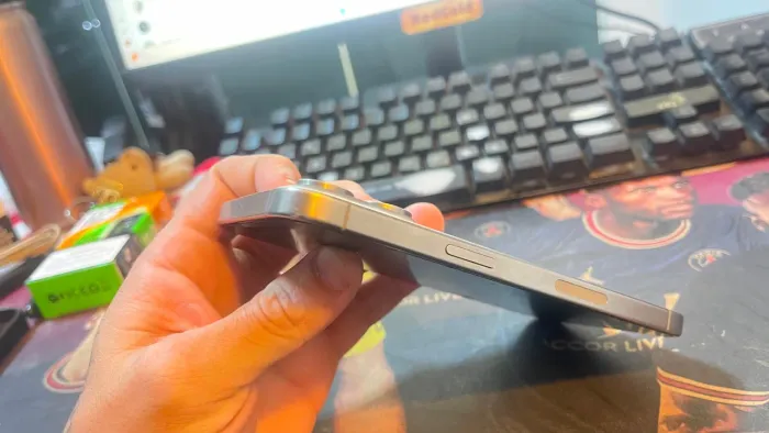 Iphone 15 pro max cor natural