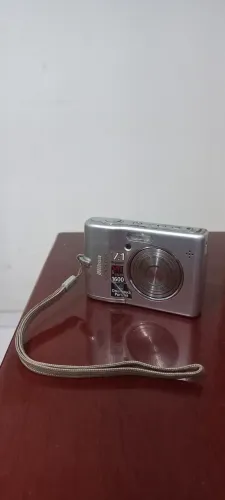 Câmera NIKON COOLPIX 7.1 MEGAPIXELS