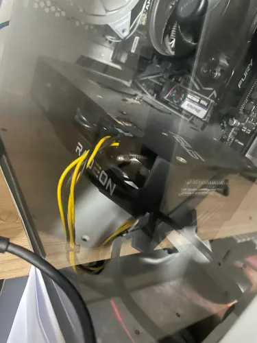 Placa de Vídeo AMD Radeon RX 6600 8GB GDDR6 - Excelente Estado