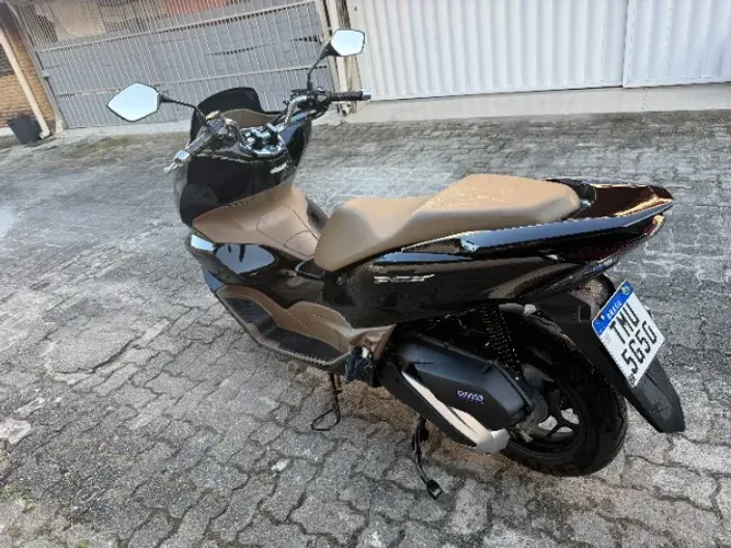 PCX PRETA COM ABS 2026.