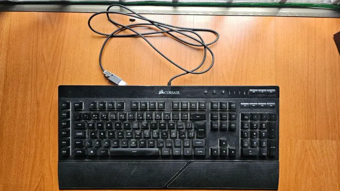 Teclado Gamer Corsair K55 RGB
