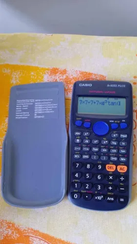 Calculadora Científica Casio fx-82ES PLUS