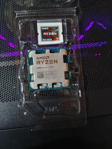 Ryzen 7 7700 8 Cores 16 threads 5,3 GHZ TDP 65W