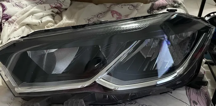 FAROL LED POLO 2023 LADO ESQUERDO