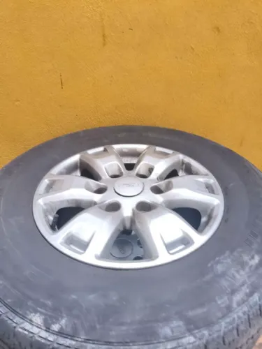 Aros com os pneus 