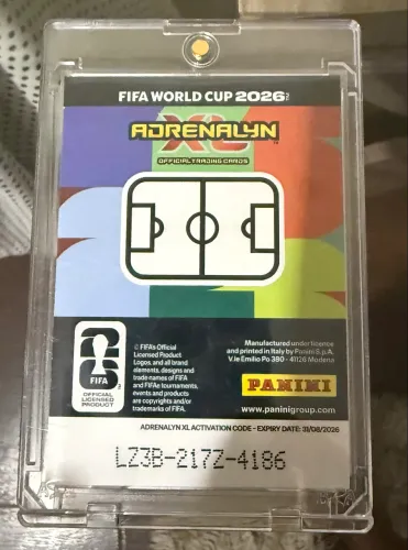 Card Panini FIFA World Cup 2026 Adrenalyn XL - Troféu Ouro (#624) + Case Acrílico