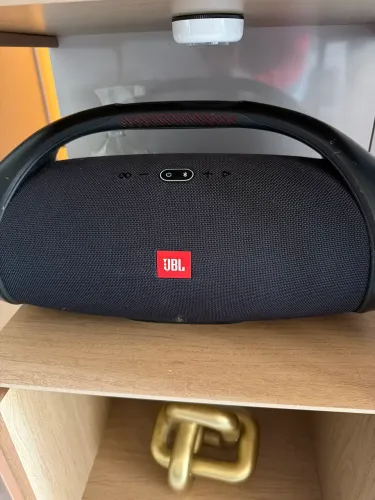 Jbl bombox 1200 reais