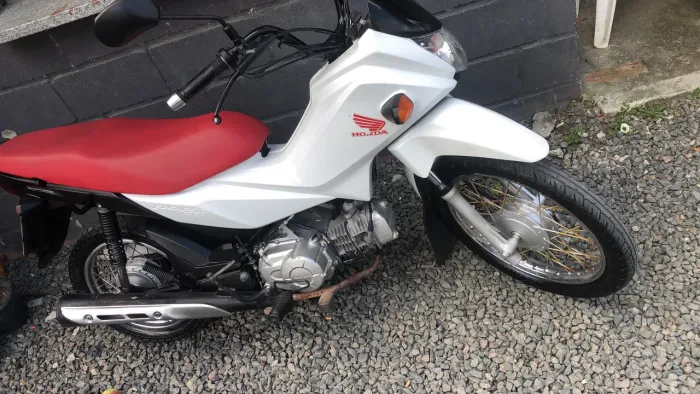 Moto toda boa