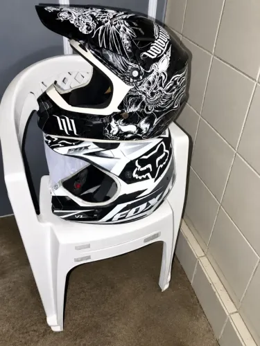 Capacete Semi novo de trilha 