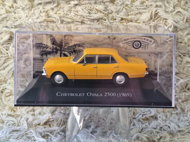 Miniatura Chevrolet Opala 2500 1969 - Carros Inesquecíveis do Brasil