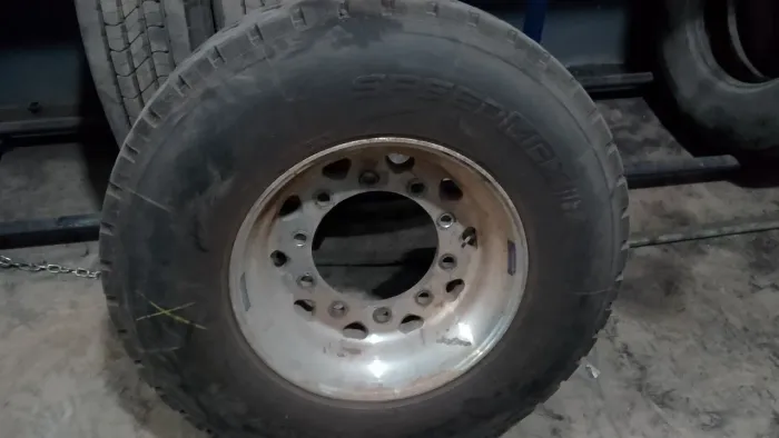 1 pneu single com roda de alumínio 