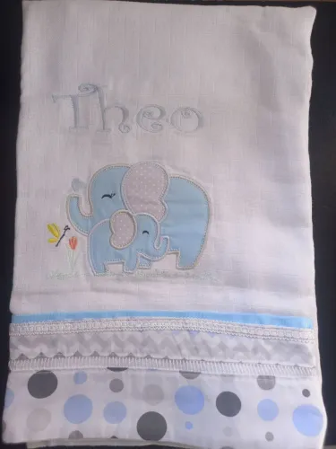 Camisa azul bebê tamanho 4 usada 1x
