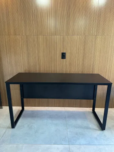 Mesa Escrivaninha Industrial preta