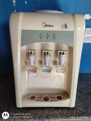 Gelagua Midea quente e frio
