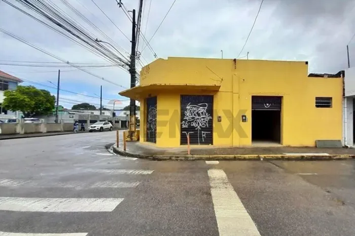 PONTO COMERCIAL ALUGA DE ESQUINA EM AREIAS 84m2
