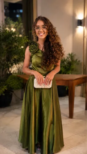 Vestido de festa verde oliva