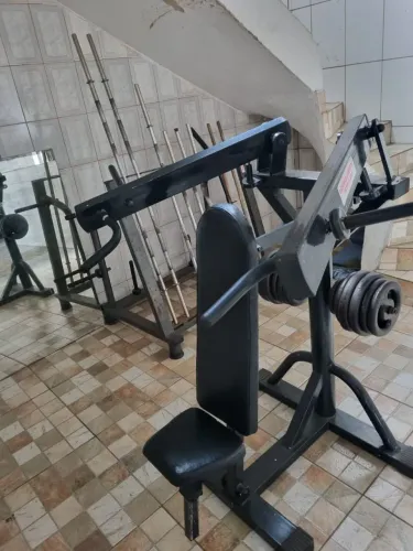 Aparelho de musculação 