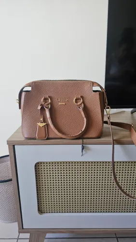Bolsa Classe 100% Couro em Ótimo estado