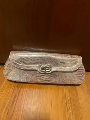 Bolsa clutch jorge bischoff em couro metalizado rafaella