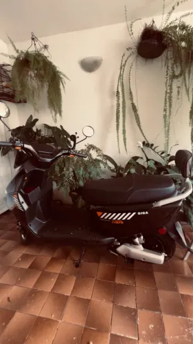 Moto elétrica giga da moto chef