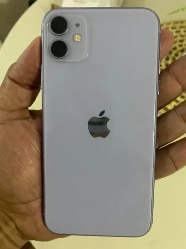 Celular iPhone 11
