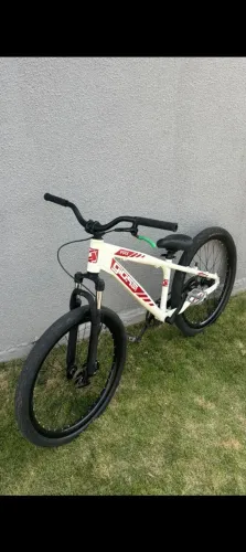 Vendo quadro ou bike inteira, troco o quadro tbm