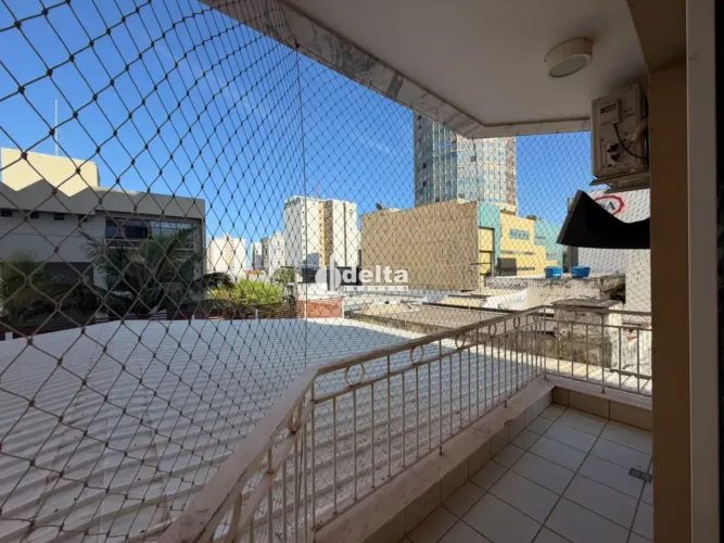 Apartamento com 2 quartos disponível para locação no bairro Centro em Uberlândia-MG