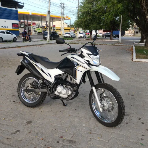 VENDO OU TROCO MOTO HONDA BROS ESDD 16OCC COMPLETA FLEX ANO 2022