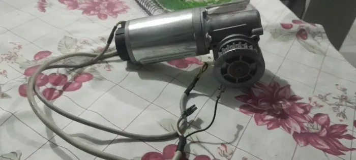 Motor de porta de vidro abre e fecha