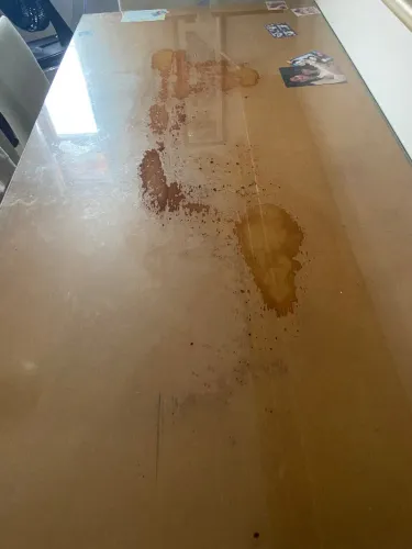 Mesa de jantar retangular com vidro e 8 cadeiras