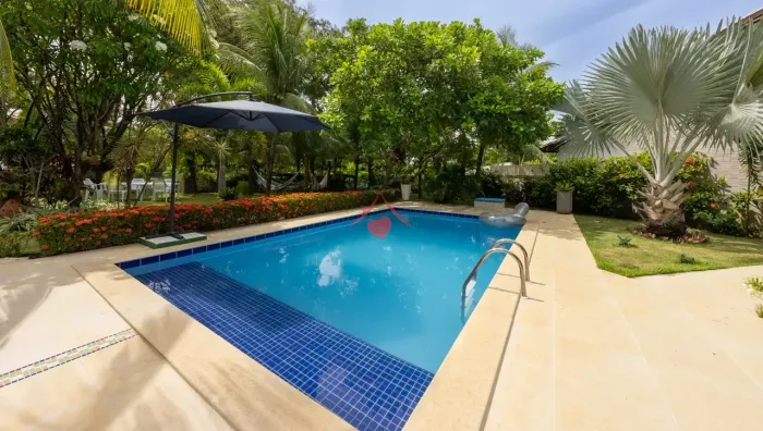 Casa semi térrea a 150 m da praia em Guarajuba - Bahia